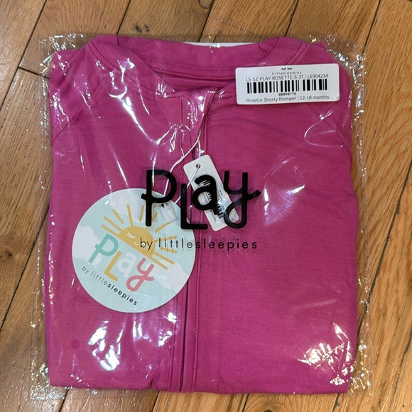 Little sleepies 12-18 months Rosette shorty romper NWT - Picture 1 of 2